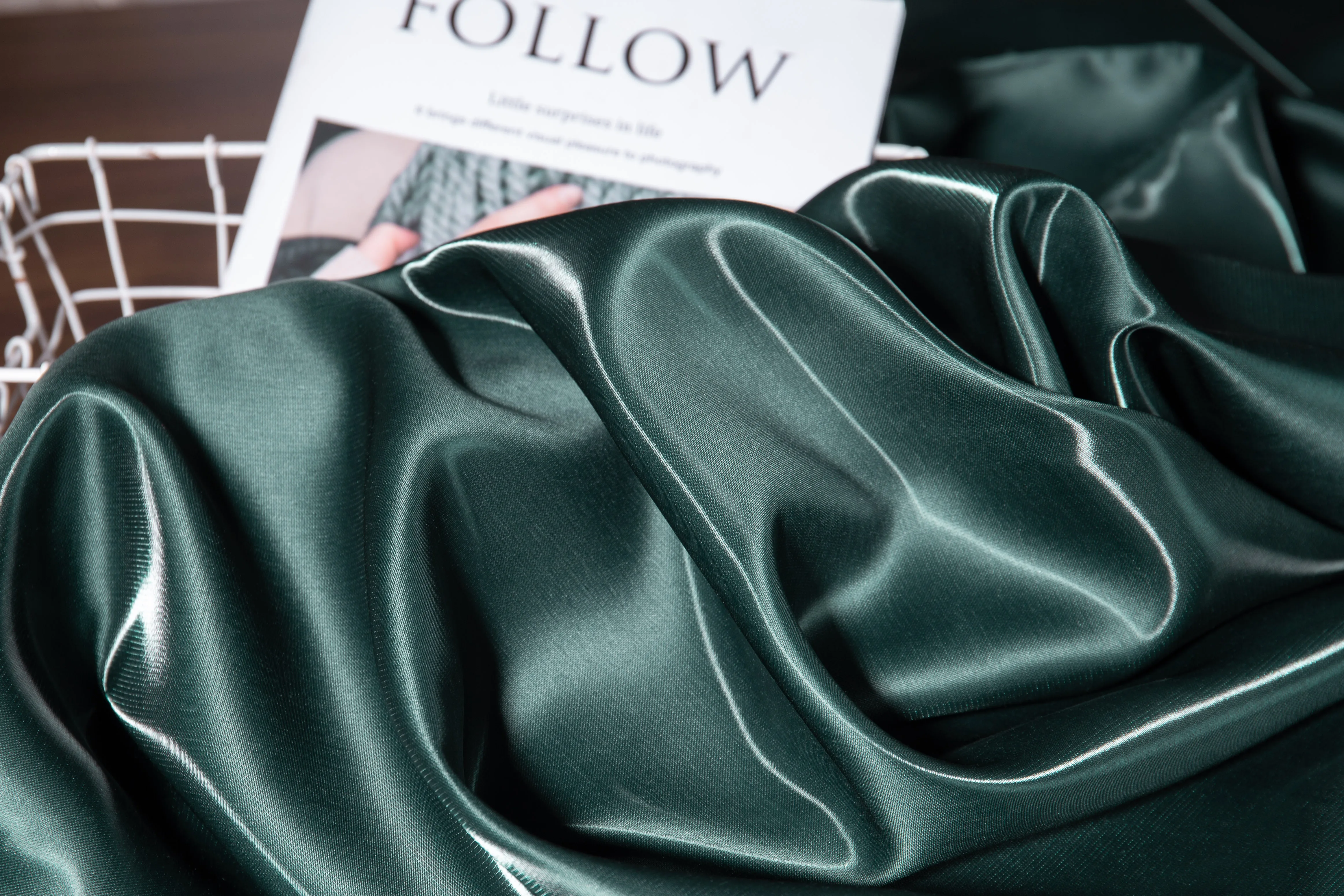 Dark Green Liquid Luster Dress Fabric High-gloss Mirror Draping and Breathable Clothing Cloth Jacket Pants Cotton Jacket