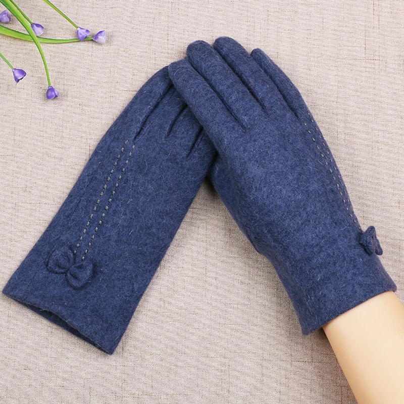 Women\'s winter touch screen gloves female Bow wool velvet thickening driving warm gloves Cashmere embroidery cycling gloves H99