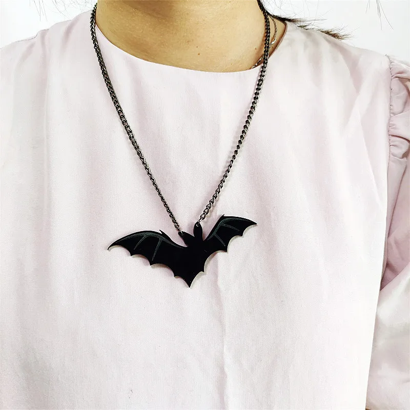 KUGUYS Black Bat Pendant Necklace for Men Women Halloween Fashion Gothic Rock Animal Jewelry Accessories