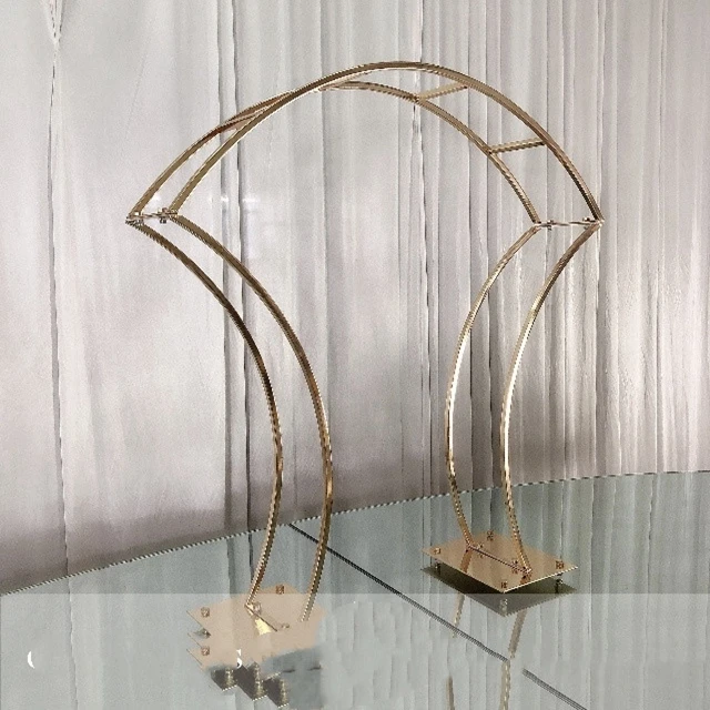 

10pcs)Moon Shape Wedding Stand Flower Stand for Table Top Usage Events Tall Gold Geometric Candelabra Wedding Centerpieces qq558
