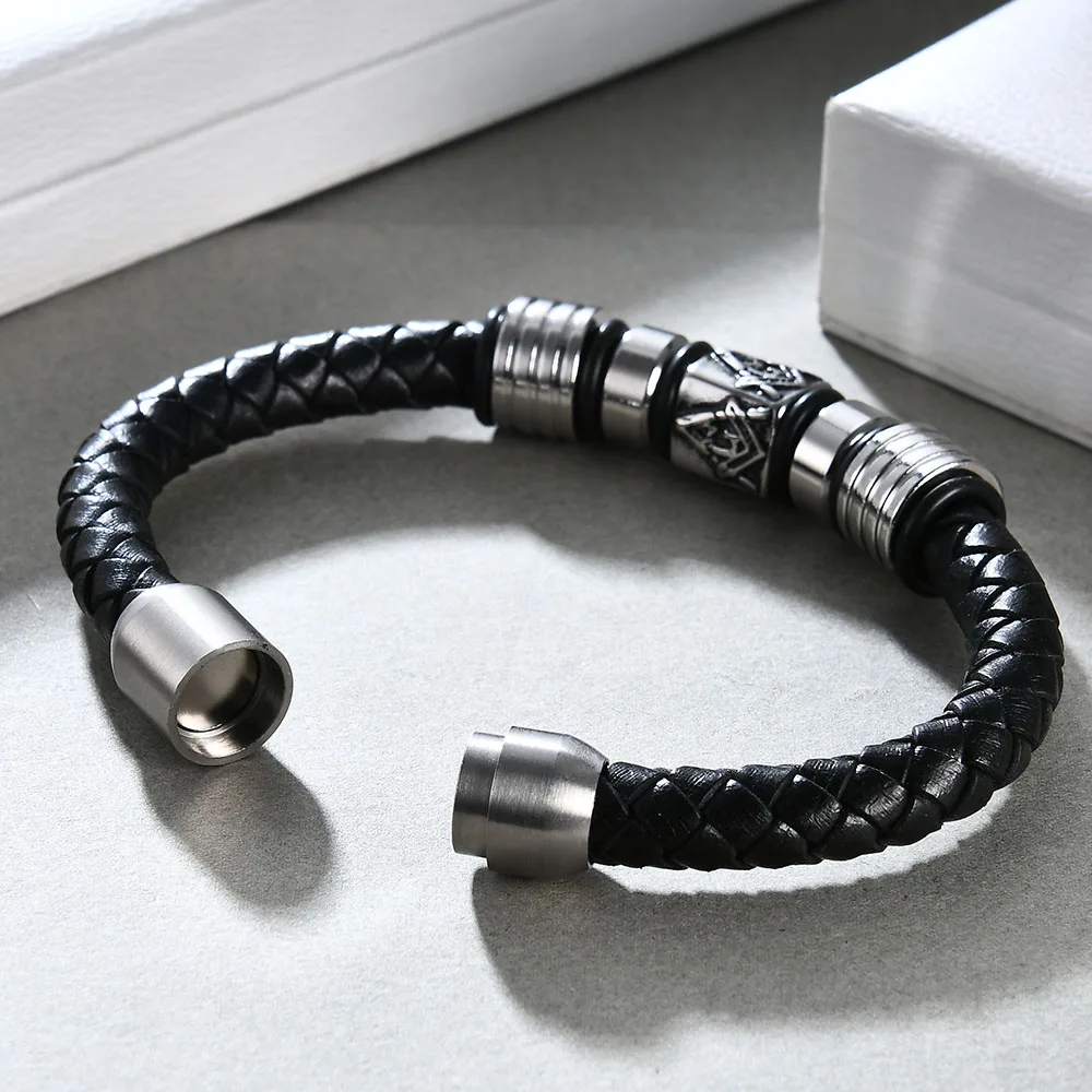 Stainless steel men's bracelet, European and American Freemasonry Logo magnet titanium steel bracelet souvenir