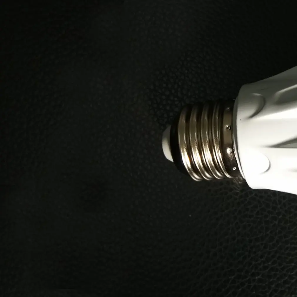 التحكم مصباح لجهاز الاستشعار E27 كاشف حركة Led لمبة مصباح درج الممر الممر الممر الإضاءة الليلية