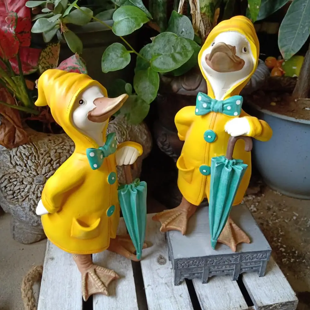 

American Resin Small Yellow Duck Ornaments Outdoor Garden Park Figurines Decoration Courtyard Villa Balcony Furnishings Crafts