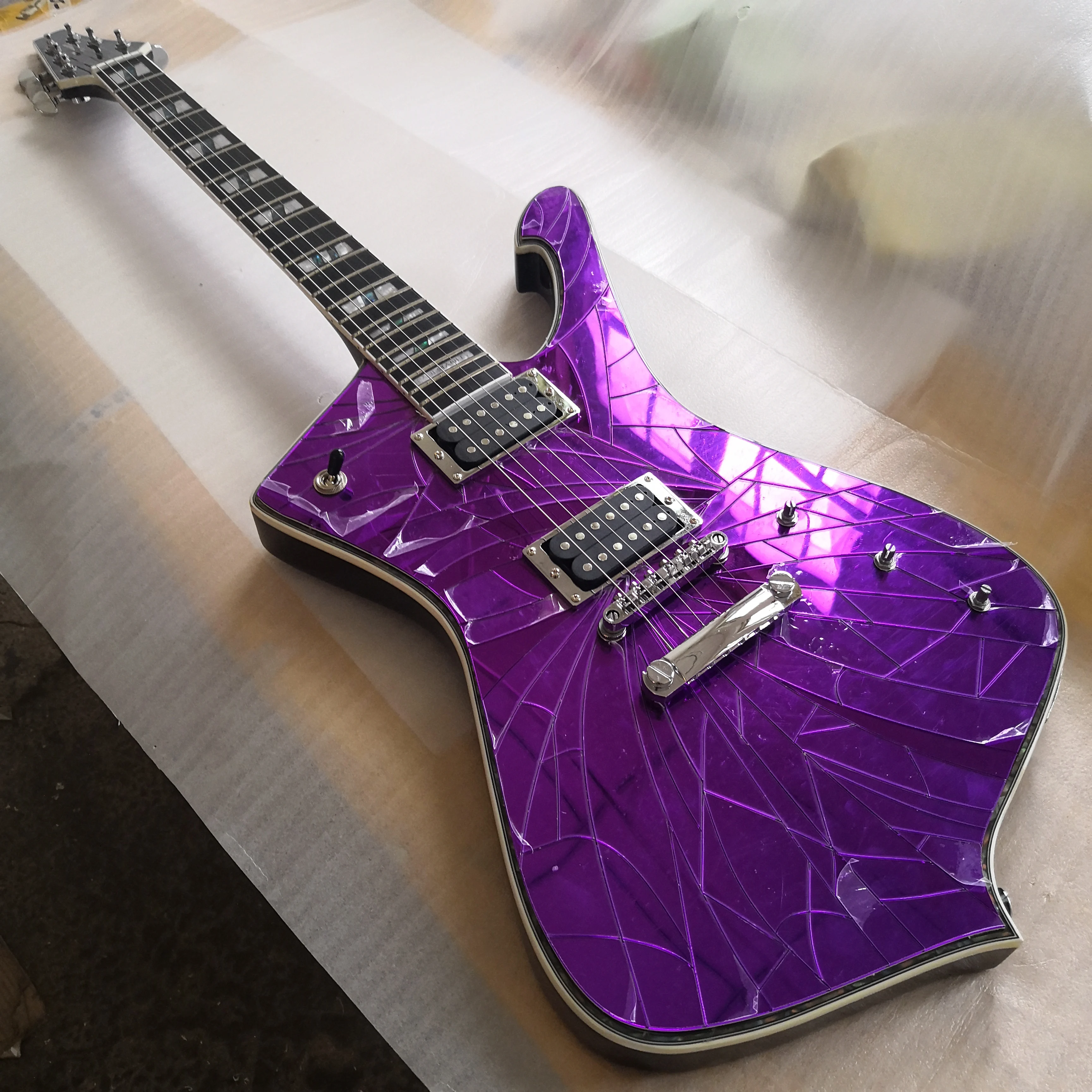 6-string electric guitar,purple  mirror veneer, rose wood fingerboard, shipping fee included