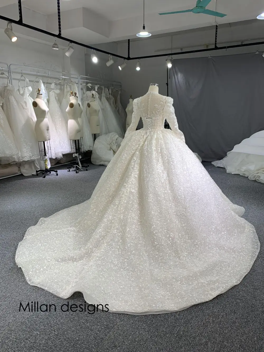 Real Photos Luxury Long Sleeves Wedding Dresses Pearls Beaded Ball Gown Bridal Dress Lace Bridal Gown 2024 Vestido De Novias