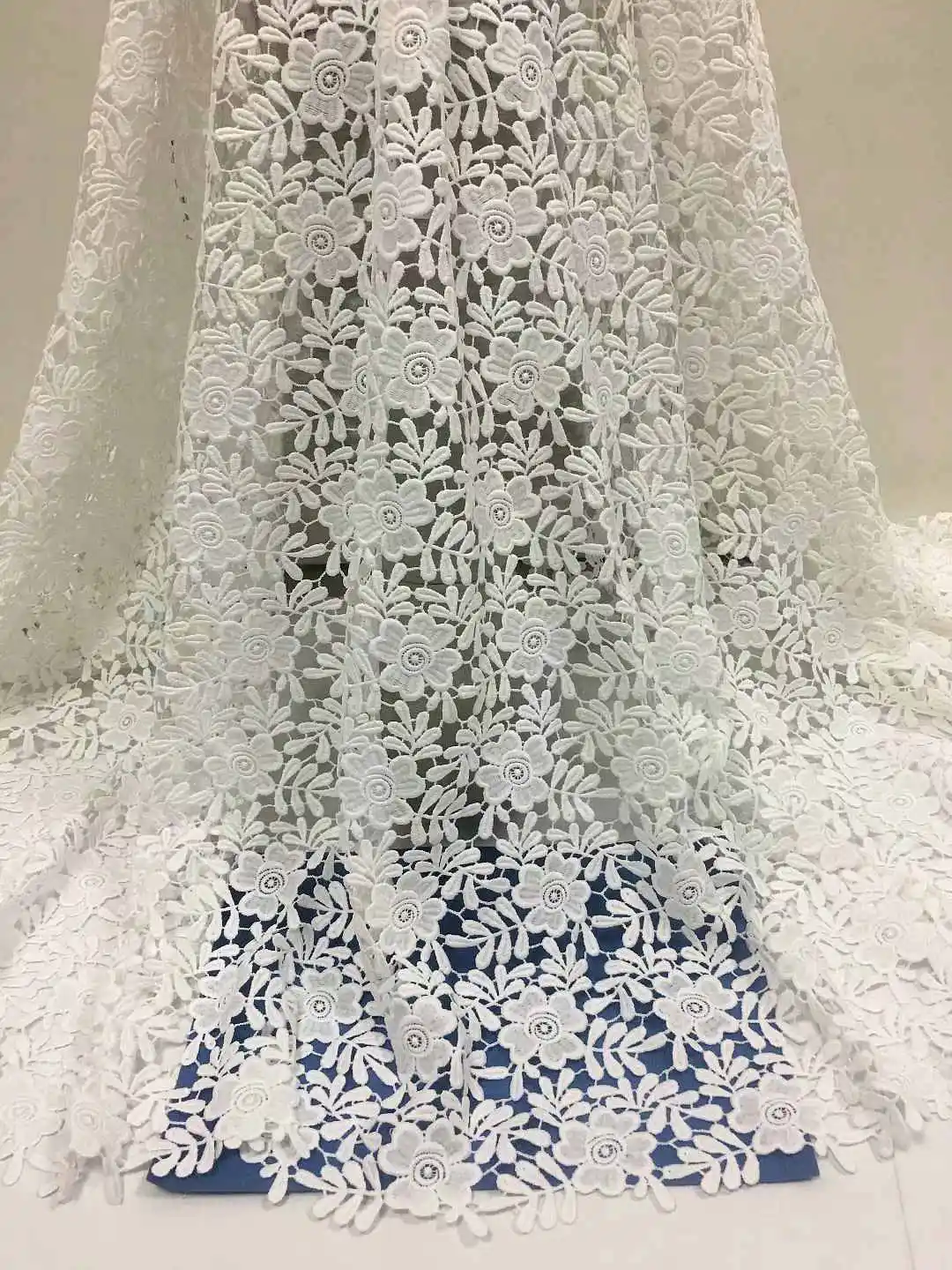 

2021 Soft Neat Embroidery White Nigerian Lace Fabric Guipure Solid African Cold Lace Tulle Fabric High Quality 5 yards For Women