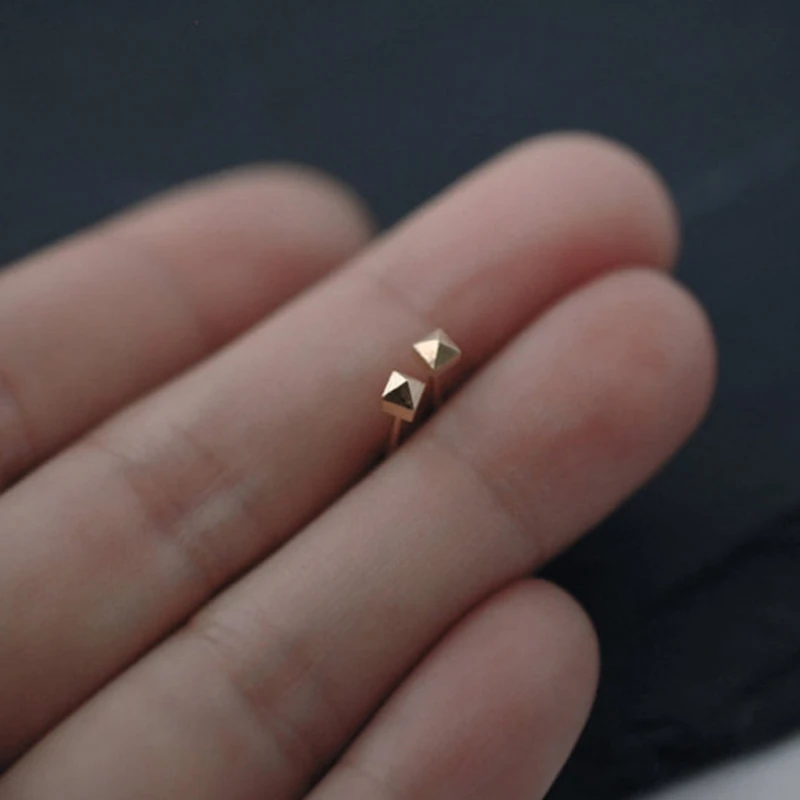 Fashion stud earrings for men boys pyramid Cone style studs earlobe women piercing 925 silver jewelry party punk accessories