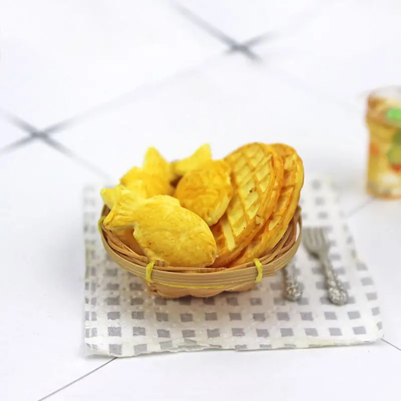 1:12 Miniature Waffle Mini Taiyaki Biscuit Pretend Food for Blyth Barbies OB11 BJD Dollhouse Kitchen Toys Accessories