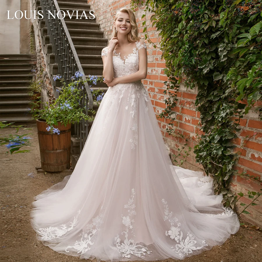 

Louis Novias High Quality Graceful Sexy Wedding Dress Short V-neck Invisible Neckline Backless Button Embroidered Lace on Net