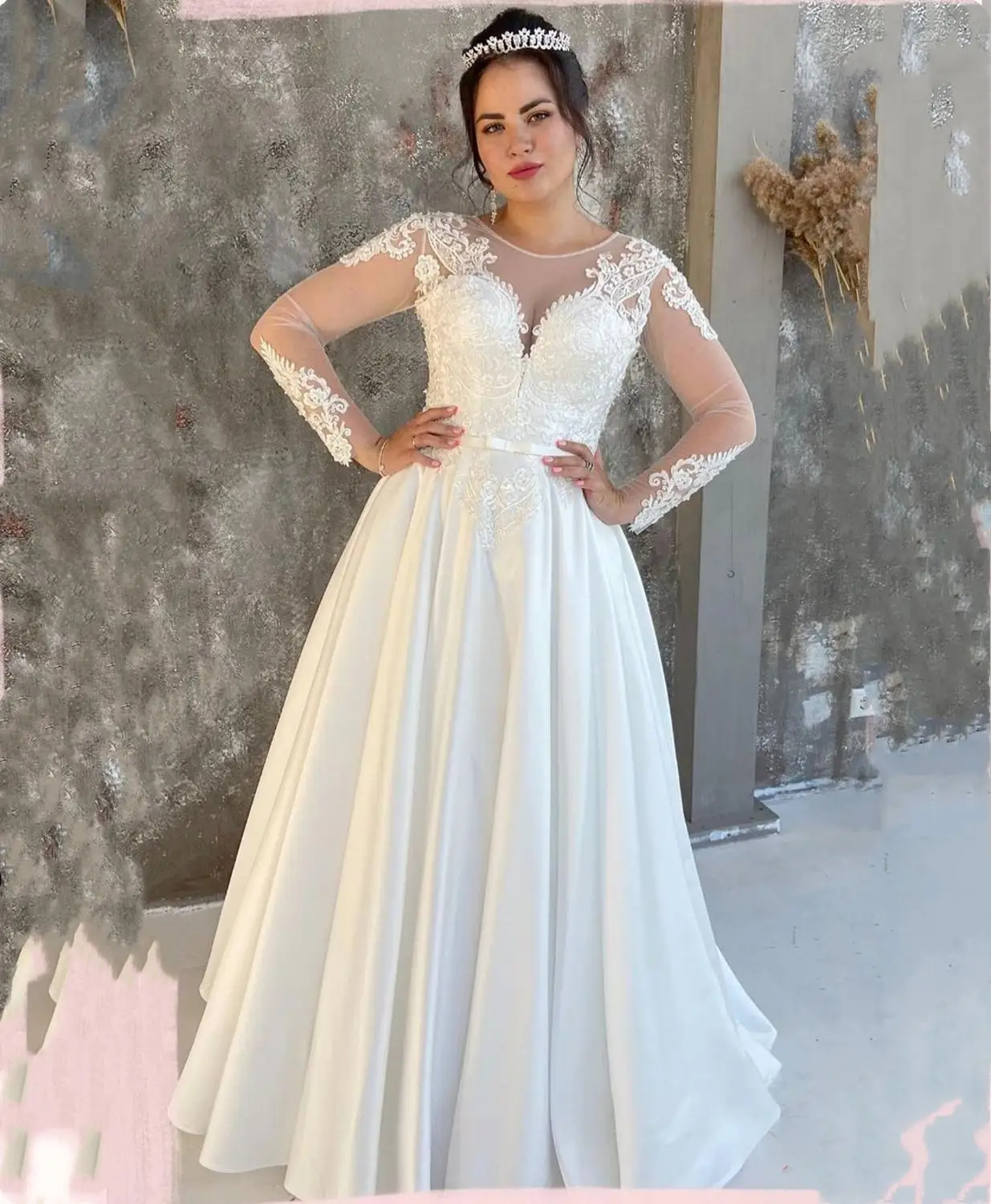 Long Sleeve Ball Gown Wedding Dress 2021 Lace Appliques Floor length Bridal Gown Princess V-Neck Charming For Women Bride Custom