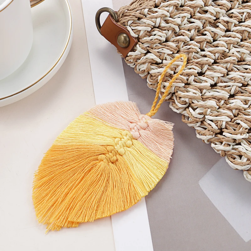 Bohemian Handmade Colorful Leaf Shaped Tassel Keychain For Women Handbag Strawbag Accessorie Key Ring Sunmmer Gifts Trinket