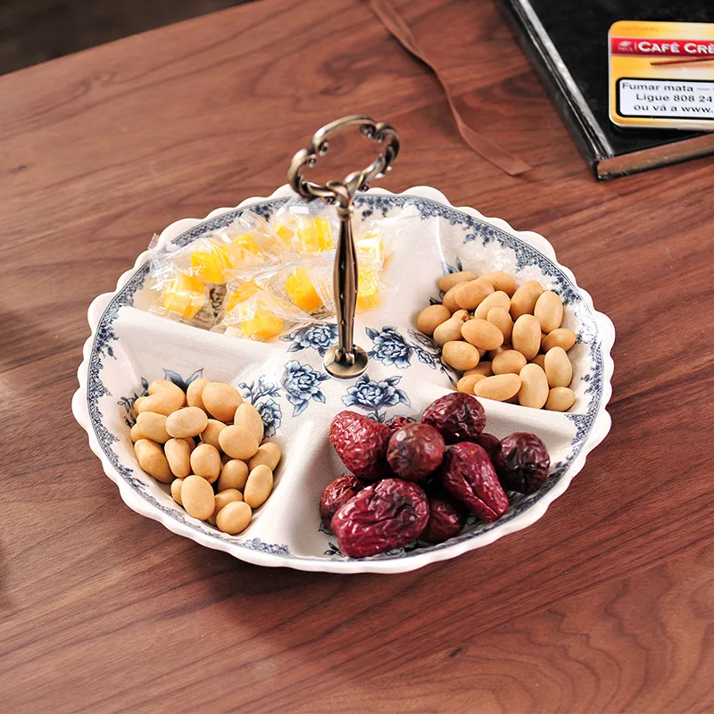 Blue and white porcelain fruit plate creative handle checks the heart plate dry fruit plate