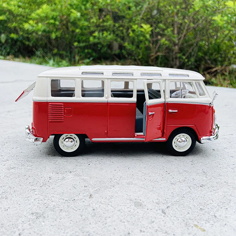 Maisto 1:25 Volkswagen VAN SAMBA simulation Die casting alloy car model crafts decoration collection toy tools gift