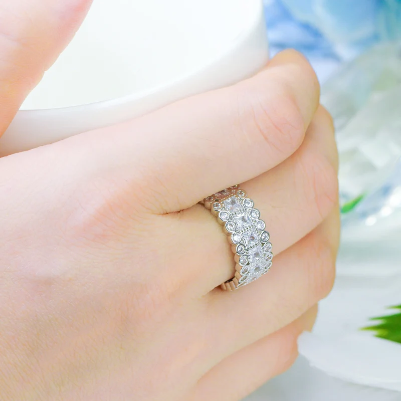 BeaQueen Dazzling Round Square Cubic Zirconia Paved Setting Women Circle Rings Finger Jewelry for Engagement Wedding Party R113