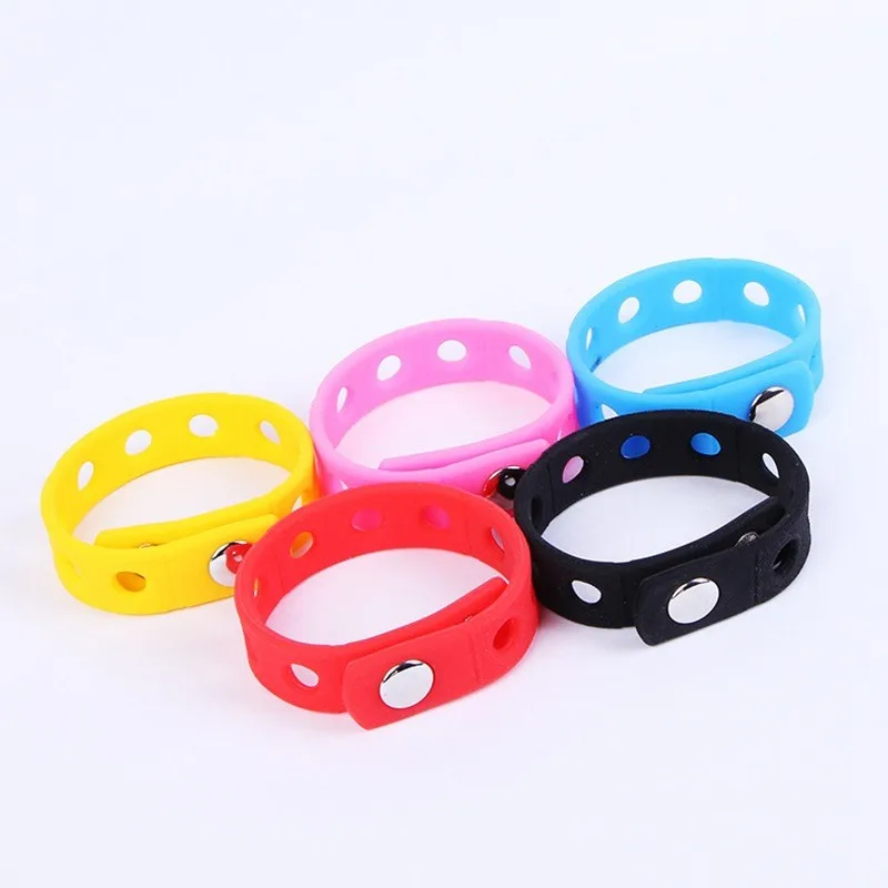 1PCS Random Color Silicone Bracelet Wristbands 18CM With Shoe  Buckle PVC Shoe Accessories Shoes charms Kid birthday Gifts