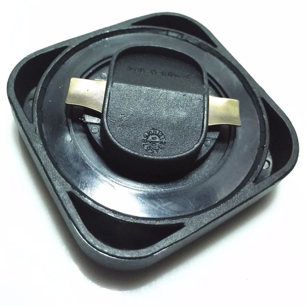 O For BMW E30 E32 E34 E36 E38 E39 E46 E53 E60 E61 E63 E65 E66 E70 E81 E90 E91 E92 1987-2012 ENGINE OIL FILLER CAP 11121743294
