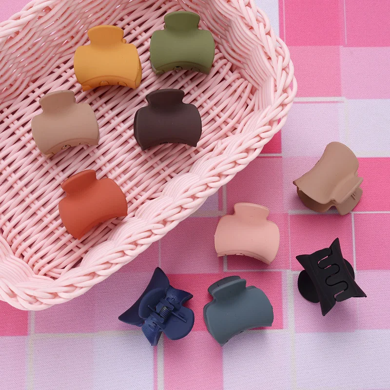 2020 New Cute Small Solid Color Geometric Acrylic Hairpins Hair Clip Crab for Women Girl Clamp Hair Accessorie Headwear