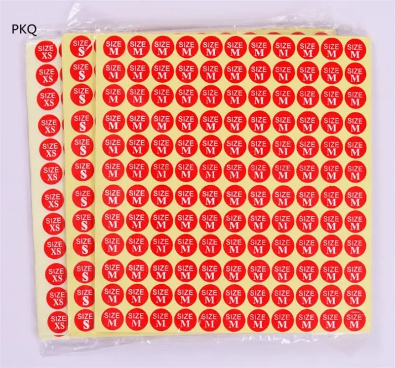 1980/1 مجموعة الأحمر الملابس حجم ملصق 13 مللي متر مستديرة ذاتية اللصق العلامات ورقة ملصق حجم التسمية XS/S/M/L/XL/XXL/XXXL حجم