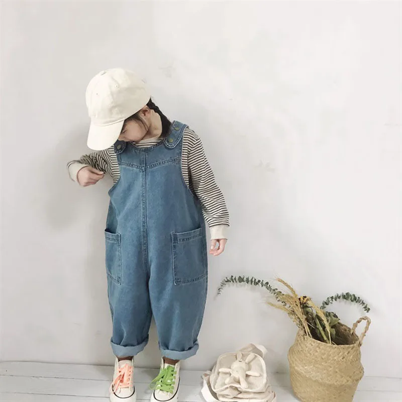 Koreańska wersja 2024 wiosennych i jesiennych modeli chłopców i dziewcząt Baby Casual Denim Overalls Jumpsuit Jeans