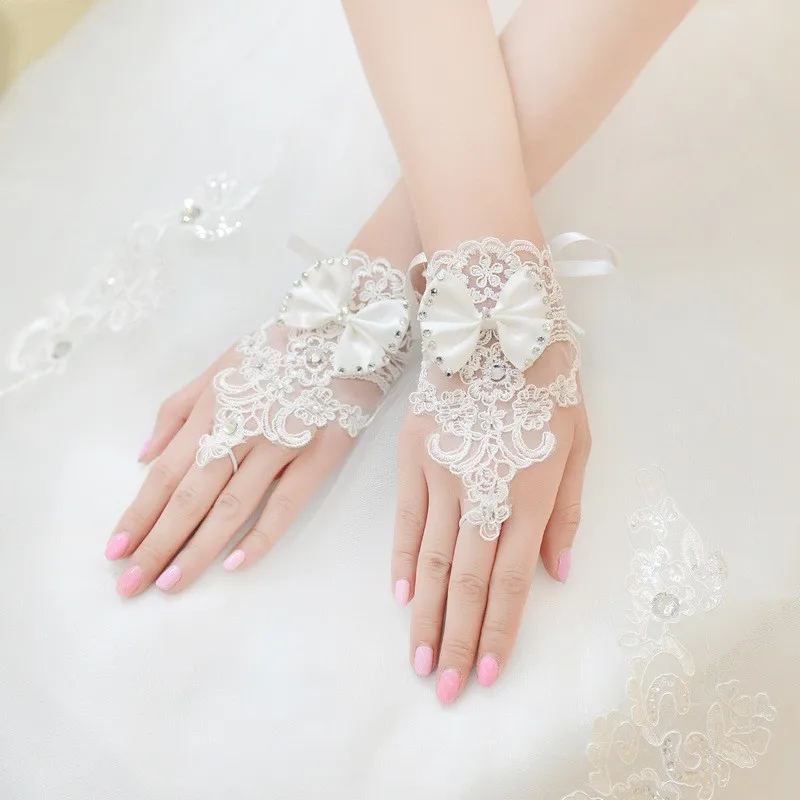 

Lace Short Bridal Gloves With Bow Beaded Wedding Gloves White Ivory Wedding Accessories Veu De Noiva