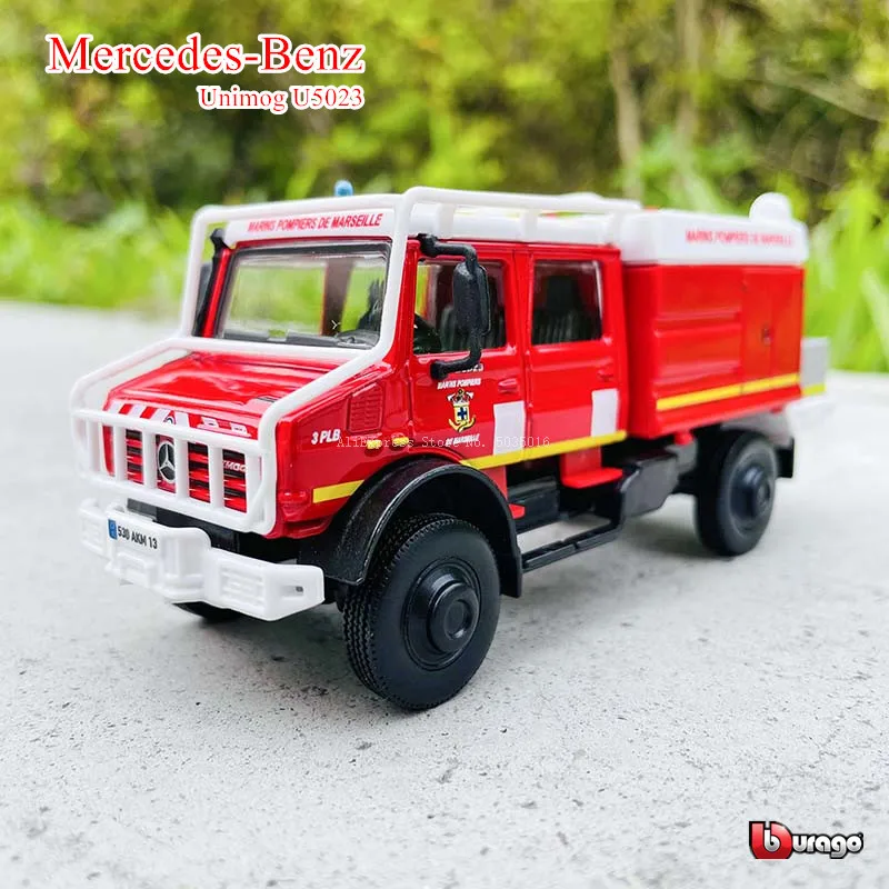 Bburago 1:50 Mercedes-Benz U5023 fire truck engineering vehicle die-casting metal children\'s toy gift simulation alloy car