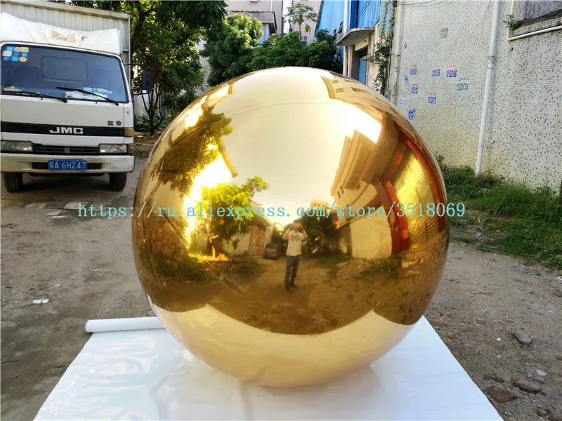 The sale of PVC gold and silver inflatable mirror balls can be used for advertising campaign display and scene decoration.