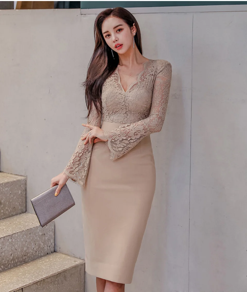 Professional Elegant Party Dress 2027 Spring V-Neck Sexy Perspective Lace Stitching Knee-Length High Waist Tight Dress Women