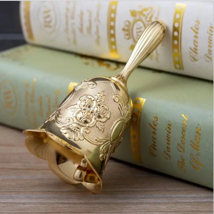 

Europe Golden Metal Restaurant Bar Counter Passing Dish Table Bell Hand Bell Jingle Bells Jingle Bells For Crafts A047