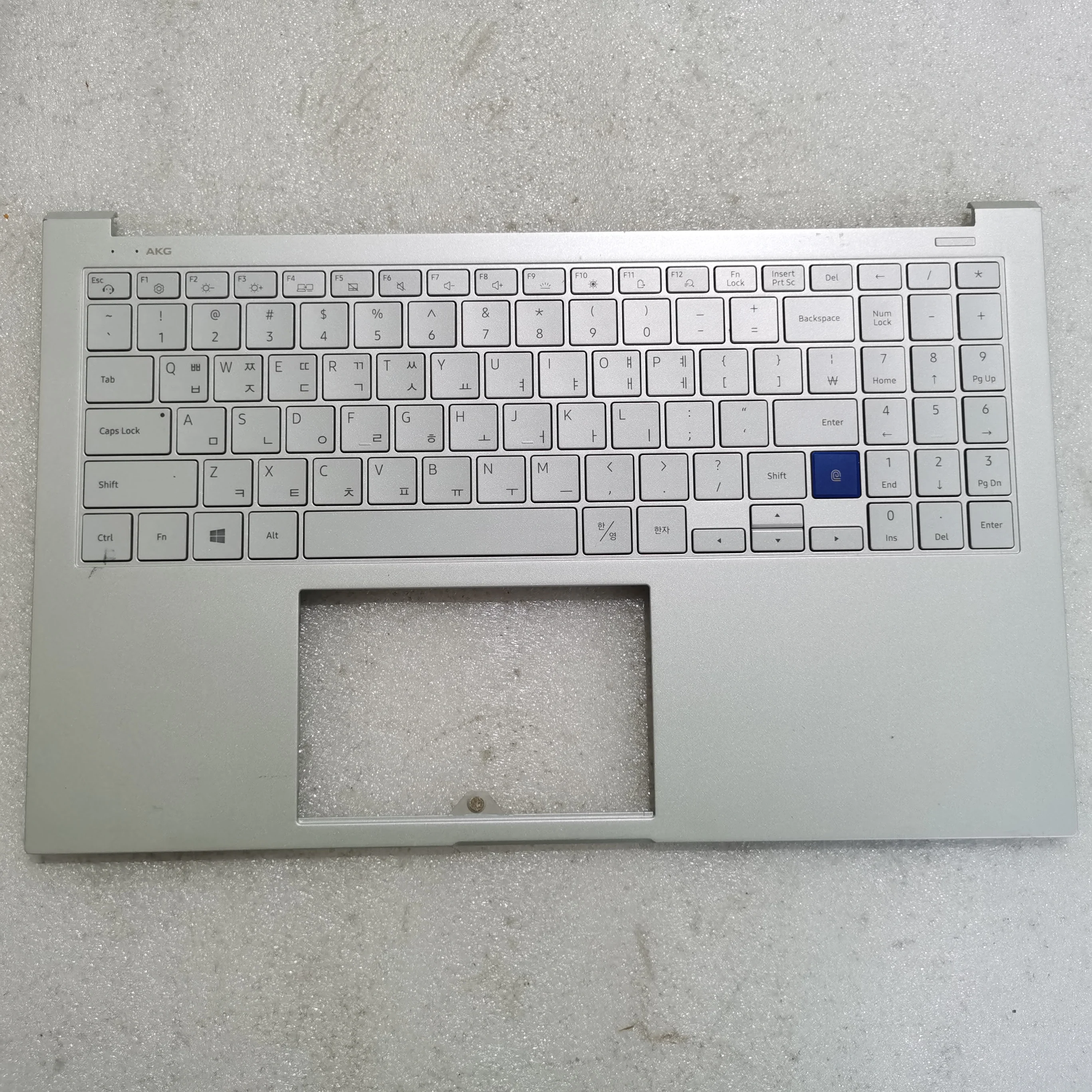 

90% new laptop keyboard palmrest for samsung NT950XCJ 950XCR Korean layout