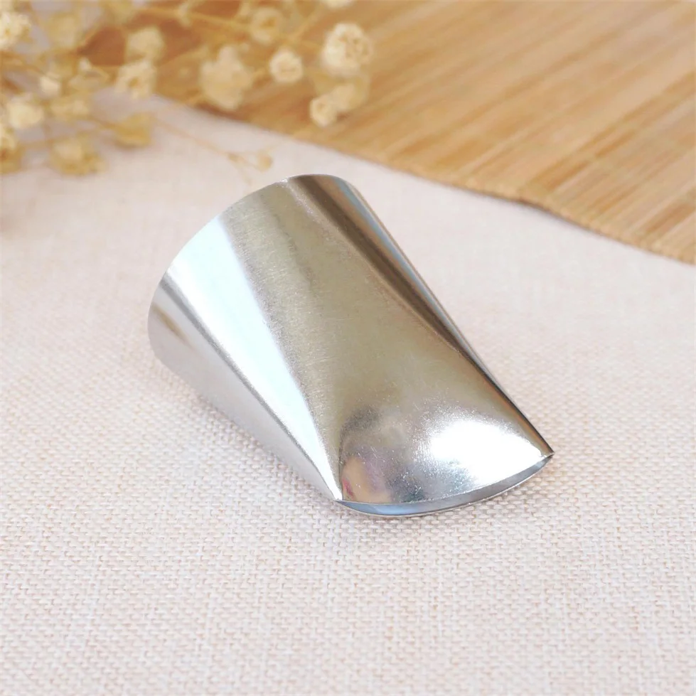 #874 Piping Nozzle crescent Seamless Icing Tube Cream Nozzle Cake & Cupcake Decorating Tools Bakeware Create Petals Icing Tips