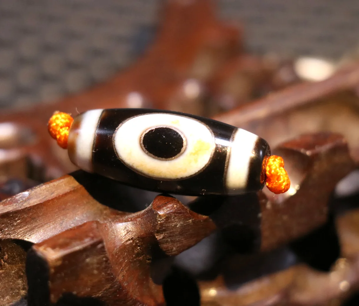 

GONGXIFACAI 1005009126722027 DAJIDALI Magic Power Tibetan Old Agate Silver Inlaid Heaven&Earth Small dZi Bead Totem