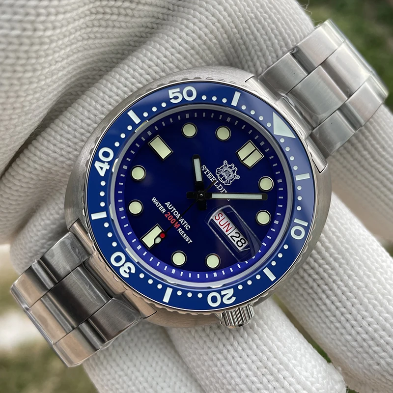 STEELDIVE Men Diver Watch Automatic Mechanical Wristwatch 200M Waterproof C3 Luminous Sapphire NH36 Magnifier Date Ceramic Bezel