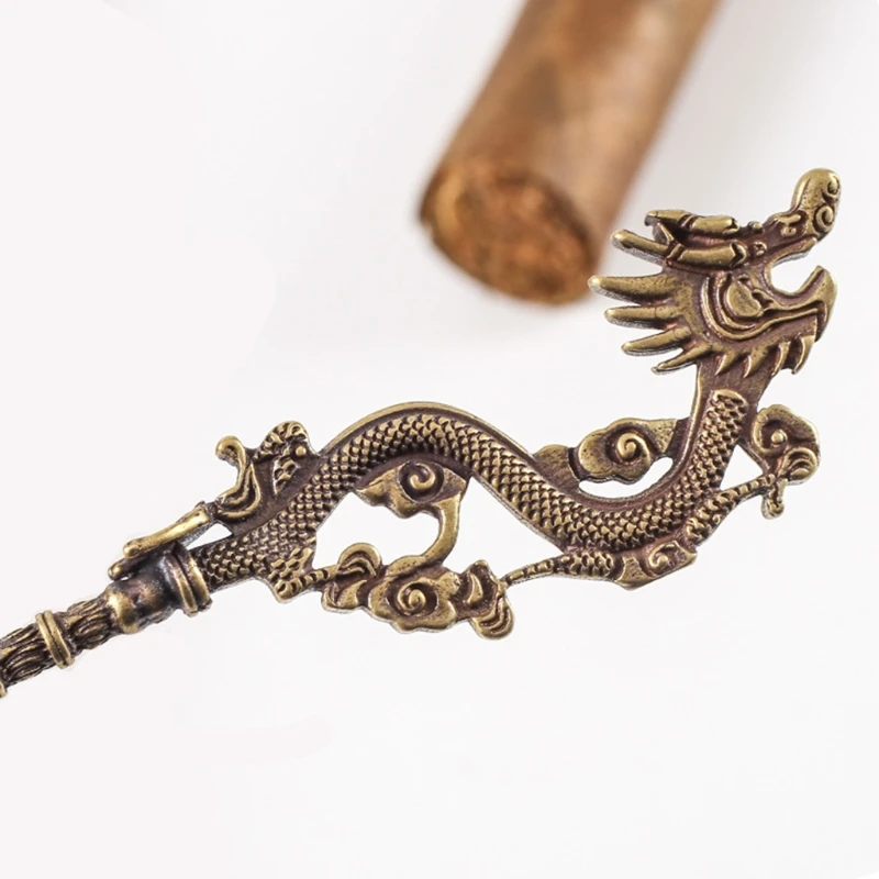 Retro Metal Dragon Carving Shape Cigar Draw Tool Vintage Portable Dredge Drilled Engraving Ventilation Needle Enhancer Knife Smo