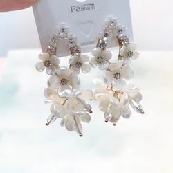 MWsonya Fashion Palace Style Korean Pearl Flowers Dangle Earrings for Women Rhinestone Wedding Earrings Exquisite Party Earrings