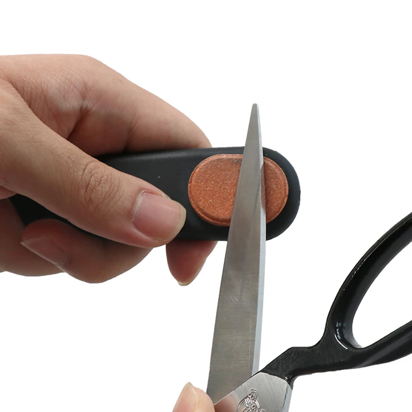 Lama per giocatore manuale affilacoltelli per pattini da ghiaccio Sport pattinaggio lame per bordi temperamatite figura strumento per affilare i pattini