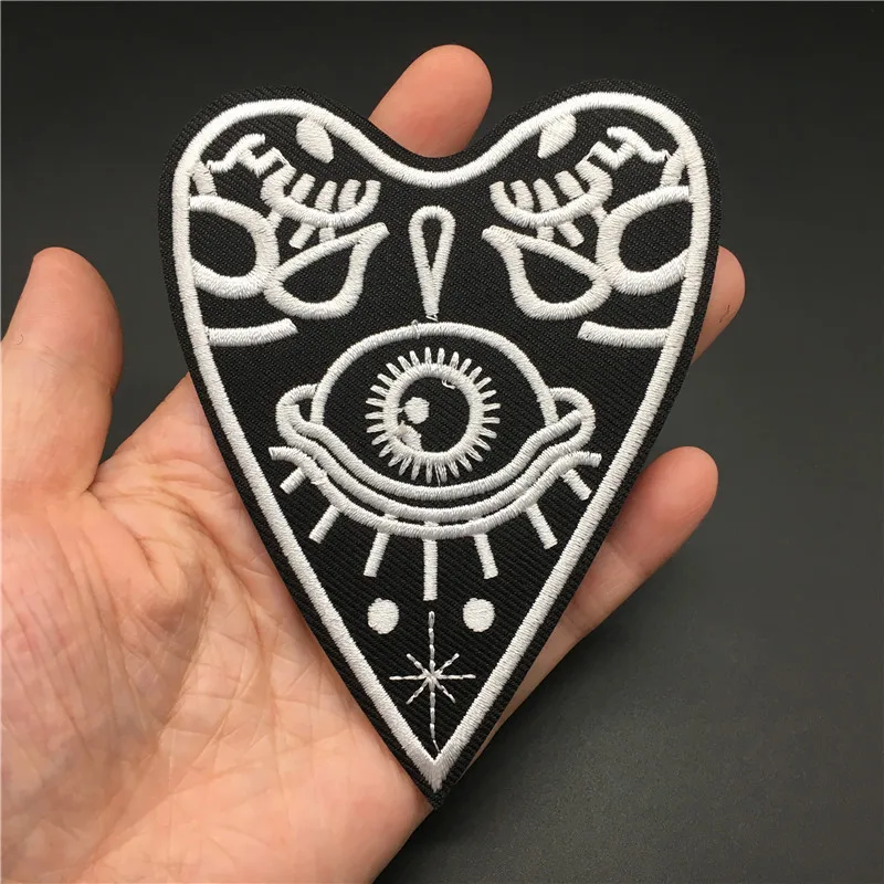 1PCS Eye in Heart Size: 8.3x10.6cm DIY Clothes Patch for Backpack Iron on Stripe Sewing  Sticker Applique Embroidered Badge