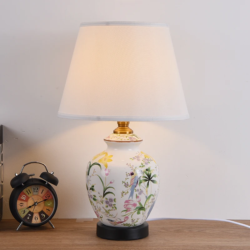 

Vintage Chinese Style Ceramic Table Lamps For Bedroom Desk Lamp Flower And Bird Ceramic Bedside Lamp Home Decor Lamp