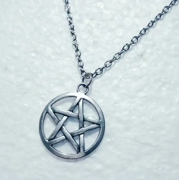 Fashion Unisex Protection Necklace Pentagram Pentacle Amulet Pendant Necklace Wicca Witchcraft Goth Supernatural Jewelry