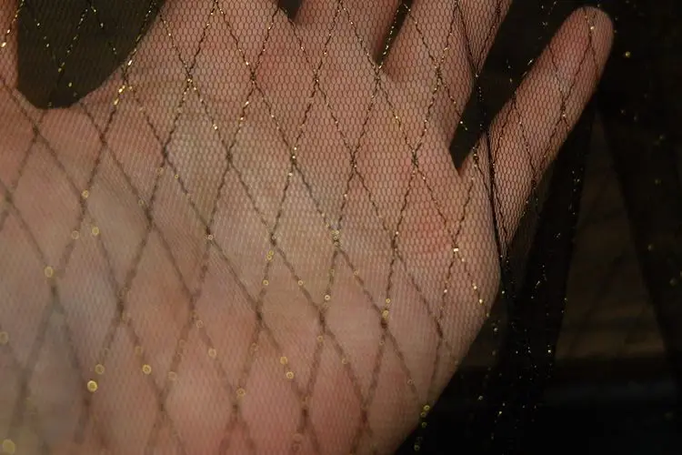 150cm Wide 1meter/lot Thin Tulle Fabric Veil Lace Fabric Material Grid Black White Gold Silver Thread Decoration X1087