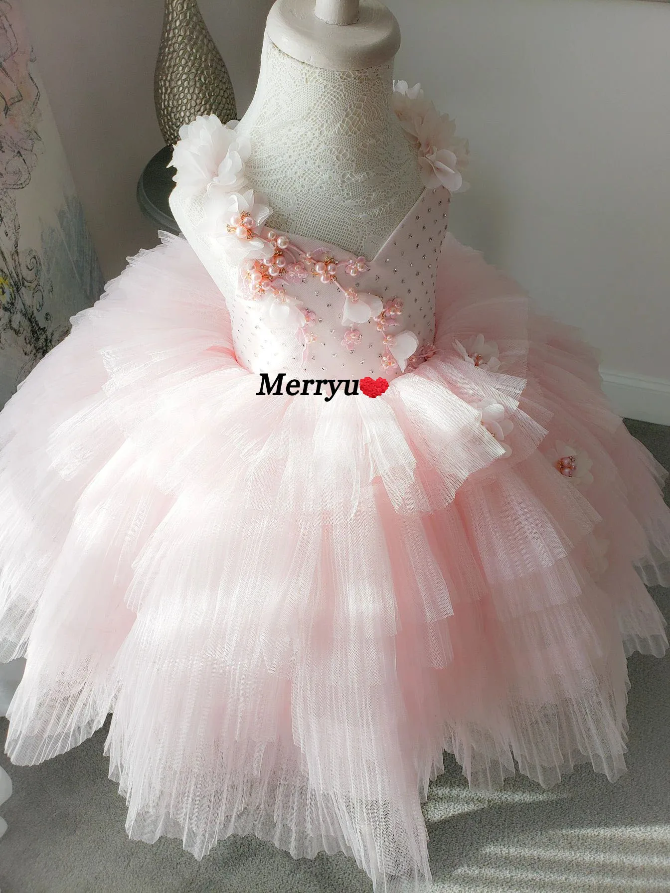 Princess Pink Tulle Ball Gown 3D  Flowers Beaded Flower Girl Dress Girls Pageant Gowns Knee-Length First Communion Dresses