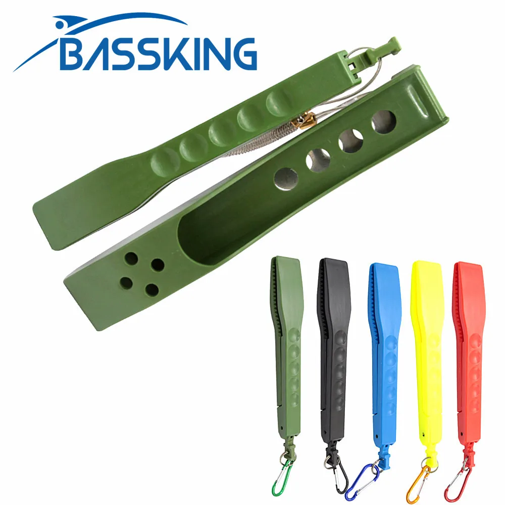 

BASSKING Portable Fishing Grip 5 Colors Lightweight Quality Plastic Fishing Lip Controller Plastic Fishing Tackle Tool Pesca