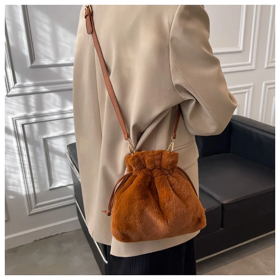 Winter Soft Plush Bucket Shoulder Bag Fashion Autumn Warm Drawing String Crossbody Bags For Women Handbags Female Purse Bolso