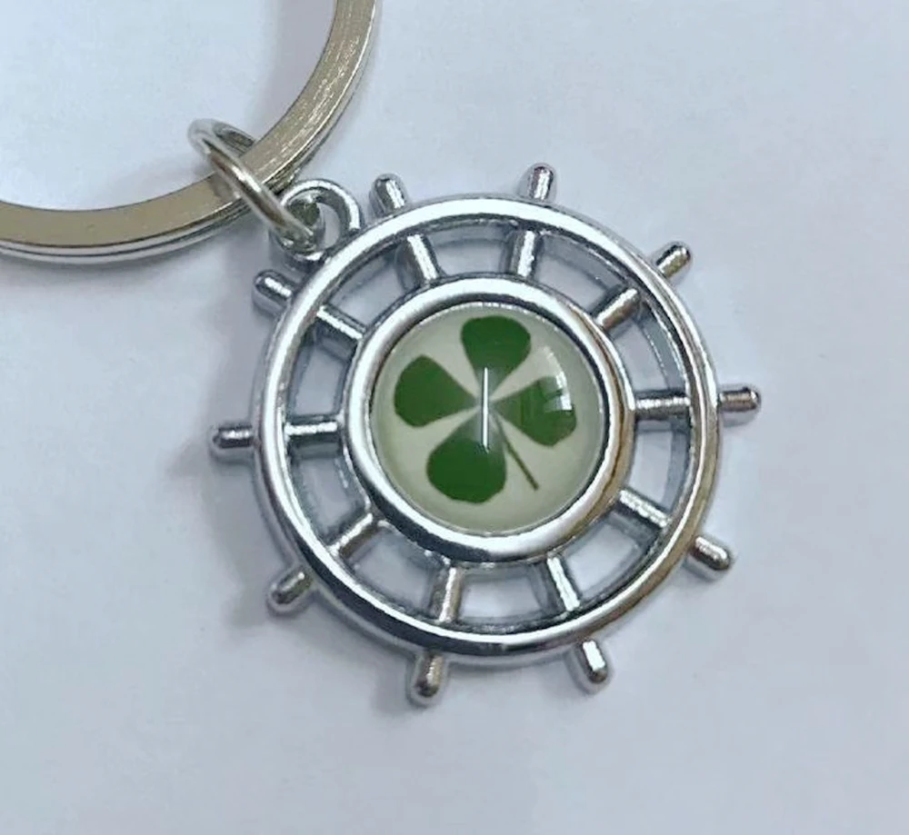 30 pcs Personalized real four leaf clover classic Rudder shamrock keychain