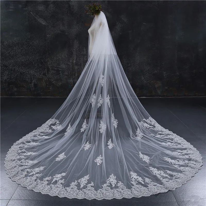 

Romantic 4 M Wedding Veil Cathedral One Layer Lace Appliqued Long Bridal Veils With Comb Woman Marry Gifts 2018 New Accessories