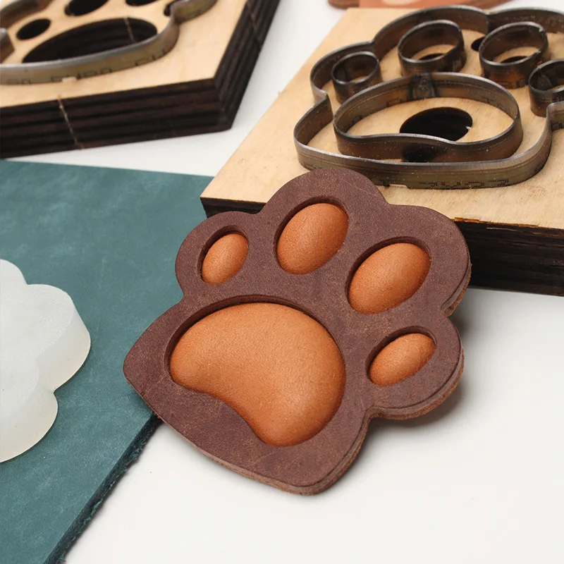 Dog Paw Cutting Die Modeling Mold Vegetable Tanned Leather Stereotype Handmade DIY Production 3D Cat Paw Decoration Ornaments