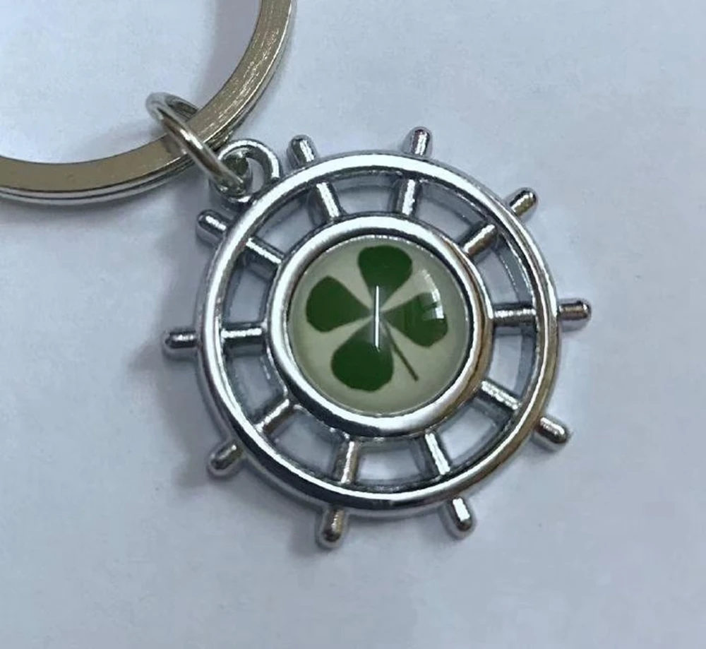 30 pcs Personalized real four leaf clover classic Rudder shamrock keychain