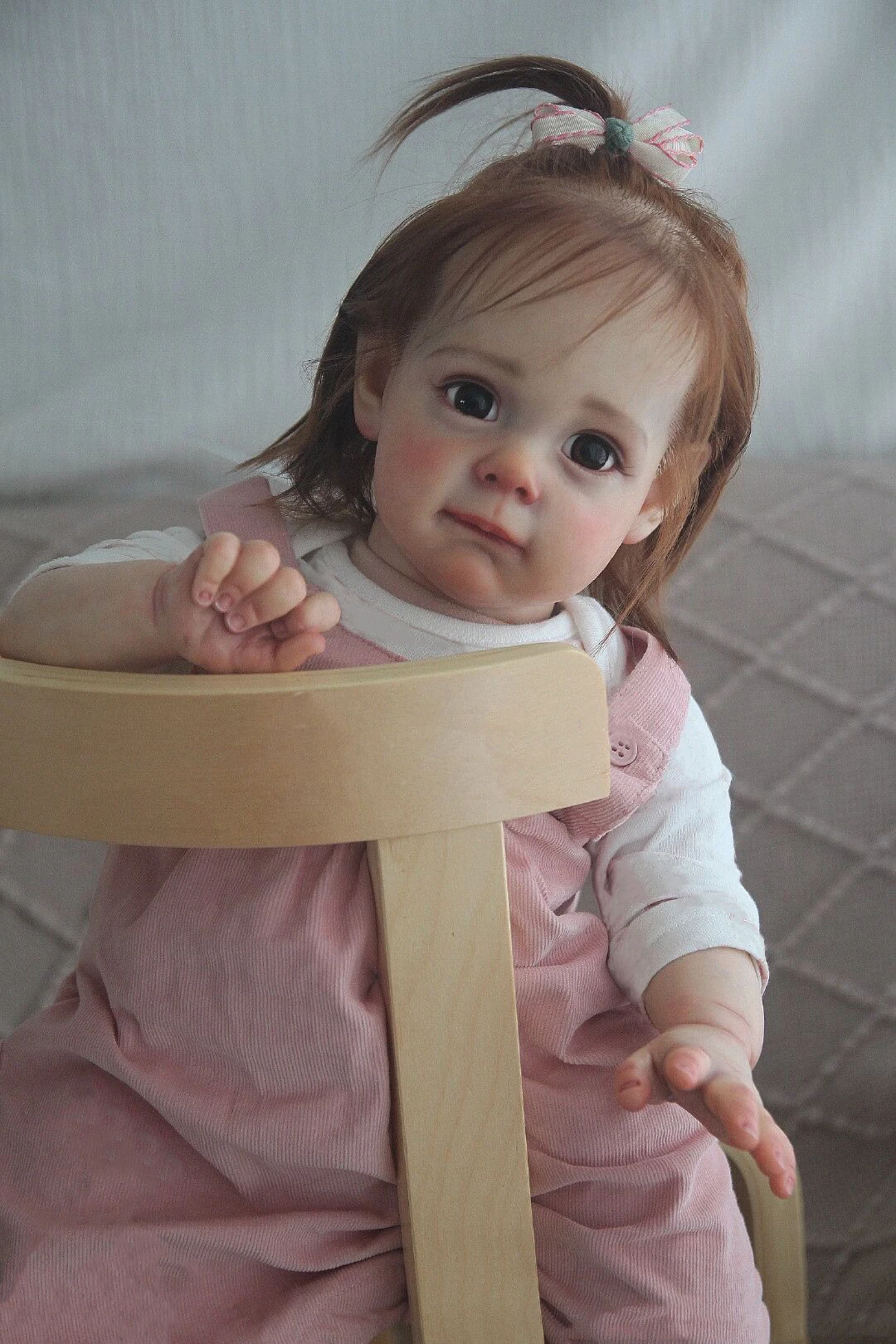 

Кукла Реборн Maggie ручной работы, 60 см, для малышей - высококачественная коллекционная художественная кукла с детализированными реалистичными волосами, имплантированными вручную NPK