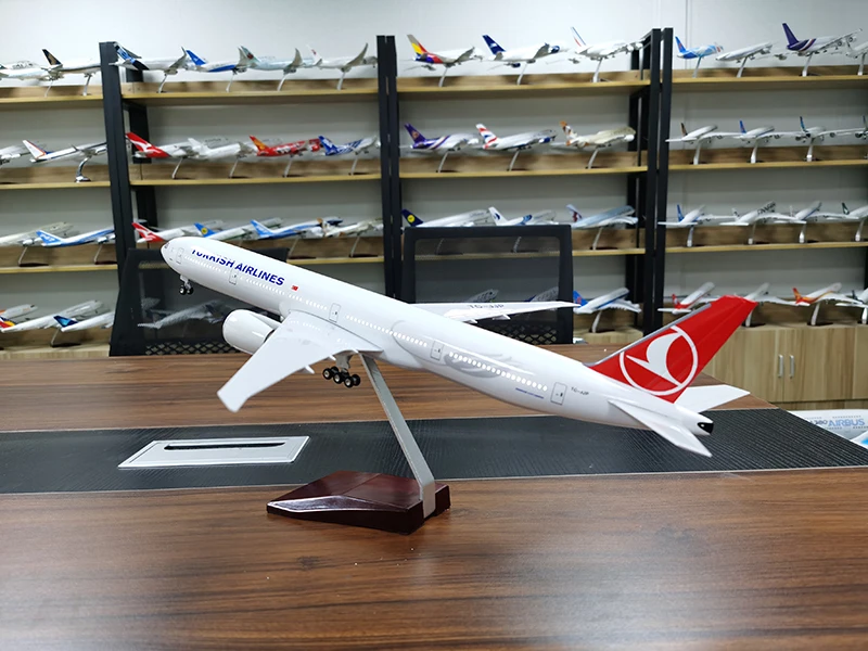 47CM 1/157 Scale Turkish Air Airlines 777 B777 Aircraft Model W Light and Wheel Landing Gear Diecast Plastic Resin Plane