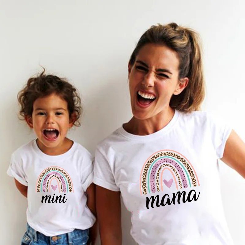 1PC Rainbow matka córka t-shirty letnie jednakowe stroje rodzinne mama dziecko mama i ja T-shirt ubrania kobieta dziewczyny Top bawełniany