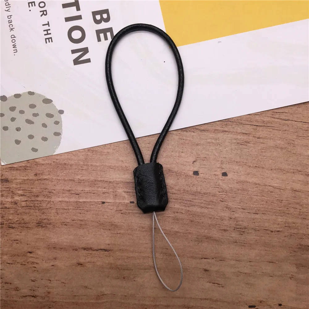 Skórzana smycz ręcznie smycz krótki uchwyt smycz pasek do telefonu komórkowego na pamięć USB brelok uchwyt na identyfikator DIY ozdobny pasek
